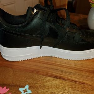 Nike Air force one . Low tops . White bottoms